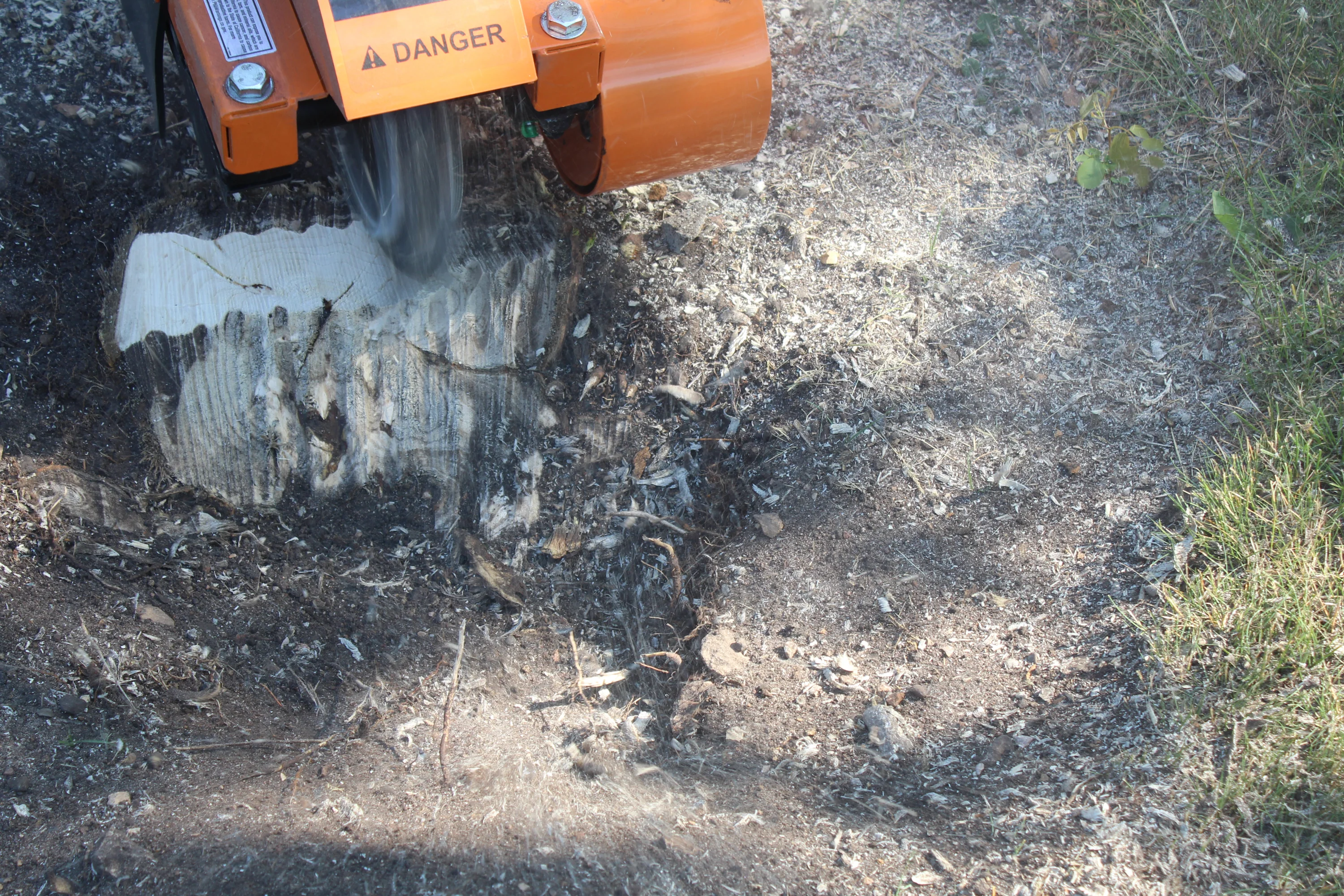 Brave Walk Behind Stump Grinder Kohler 14 HP (BRSG105K) - Image 12