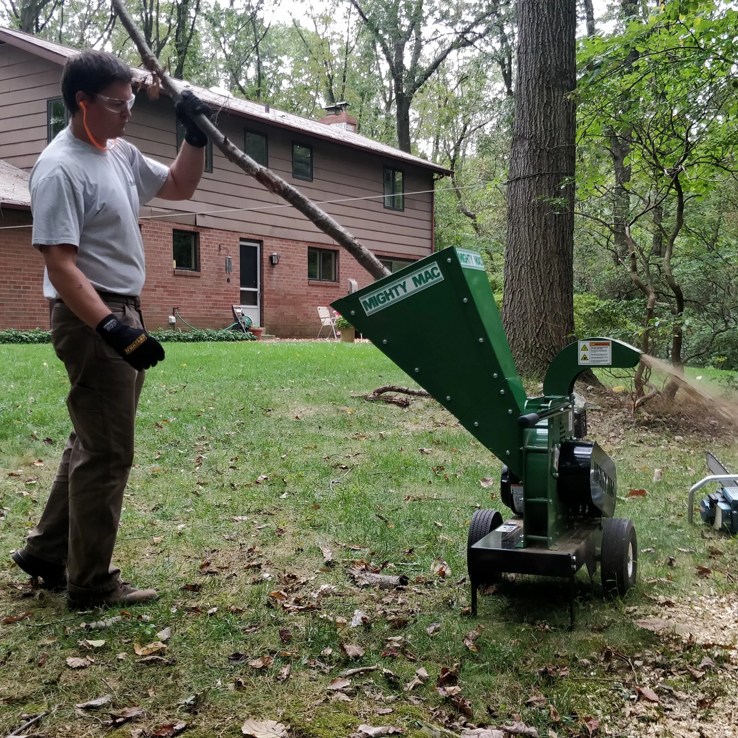 Mighty Mac™ Wood Chipper 3-3/4” Max Capacity - 7HP Briggs (WC375) - Image 7